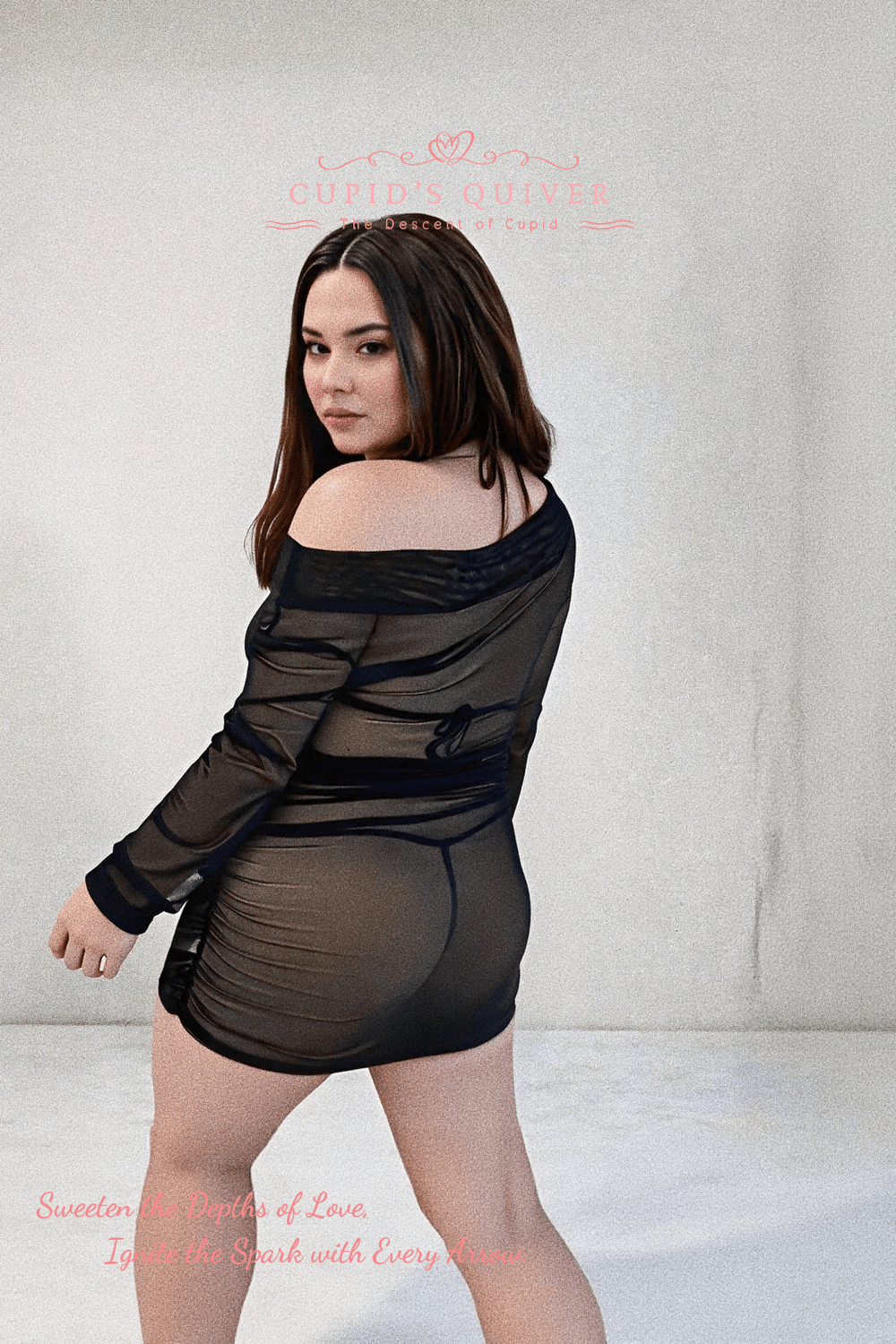 Deseo Secreto – Conjunto de Lencería Negra con Túnica Transparente - Cupid‘s Quiver