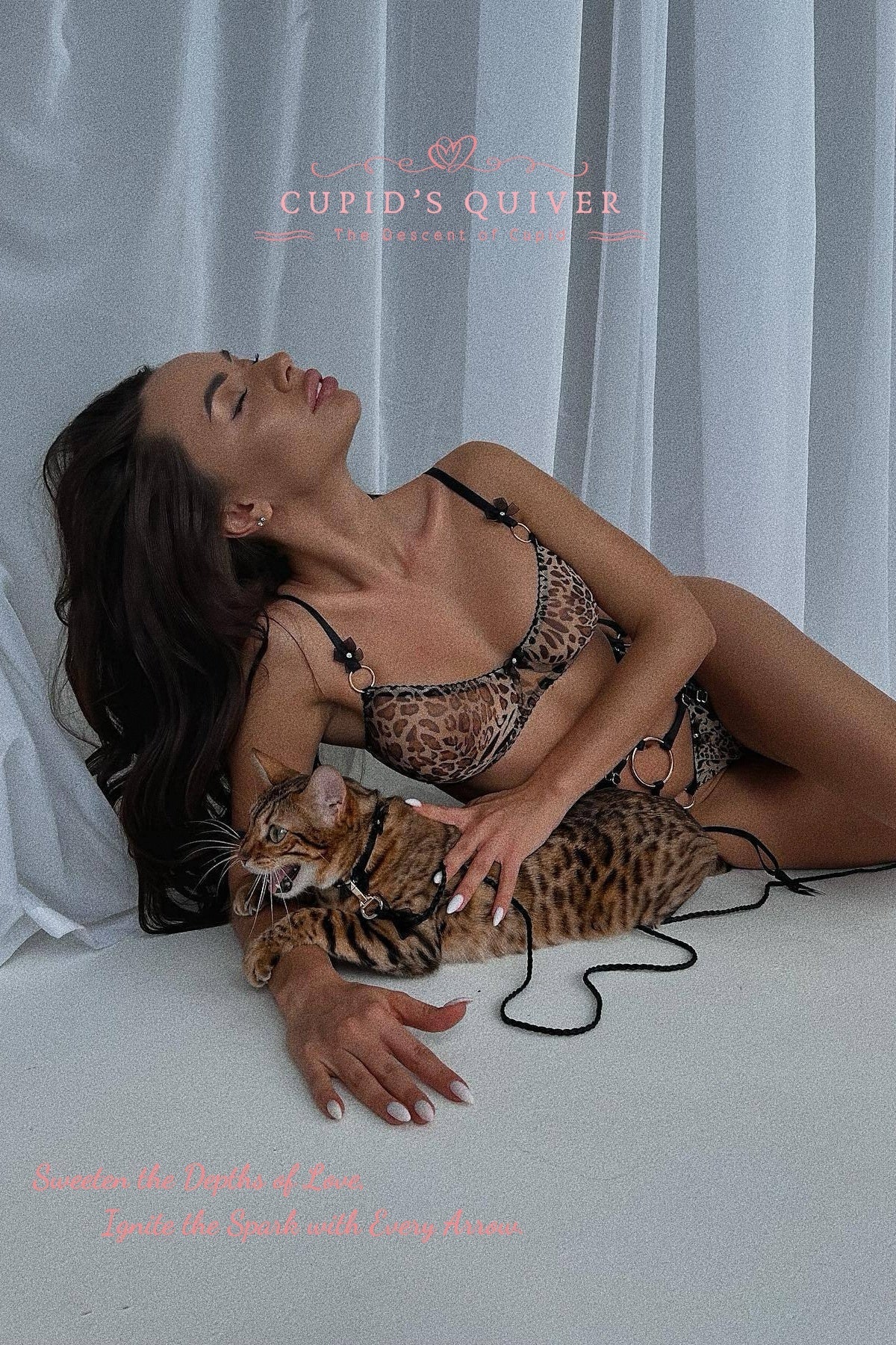 Gata Salvaje — Conjunto de lencería animal print con liguero - Cupid‘s Quiver